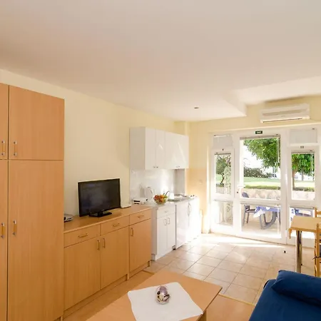 With Terrace For 3 People * דוברובניק