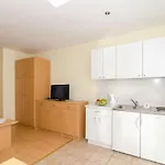 Apartman With Terrace For 3 People *