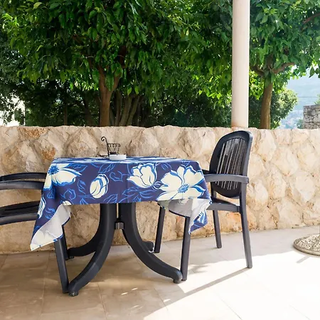 Daire With Terrace For 3 People