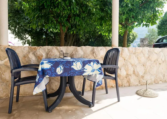 Apartman With Terrace For 3 People