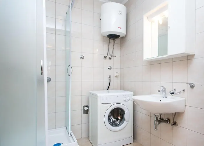 With Terrace For 3 People ドゥブロブニク