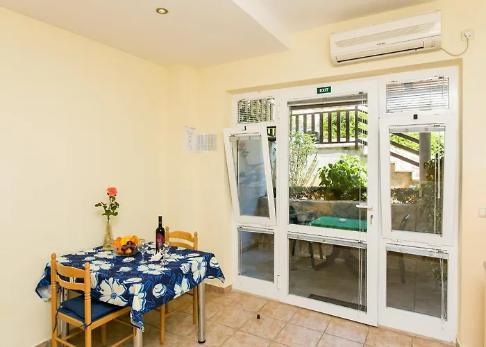 With Terrace For 3 People Apartman